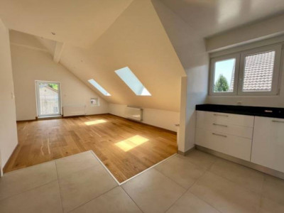 Appartement D - 2,5 pièces avec balcon et mezzanine - Cadre agréable à Couvet image 1