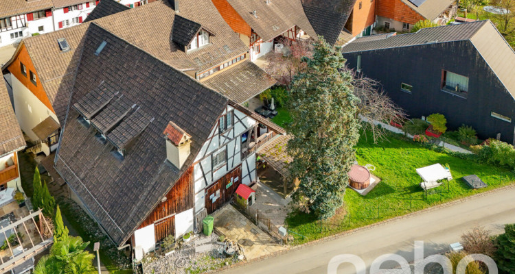 Grosszügiges und vollvermietetes Mehrfamilienhaus mit Gewerbeeinheit image 1