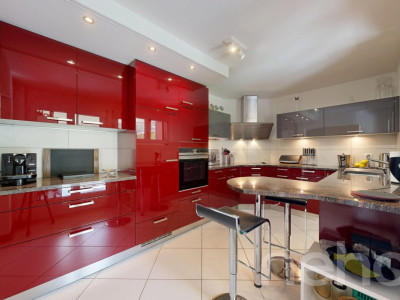 Magnifique appartement avec véranda et jardin privatif! image 2