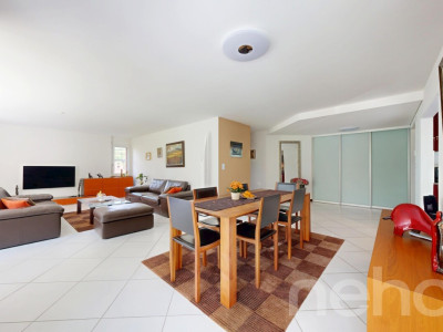 Magnifique appartement avec véranda et jardin privatif! image 3