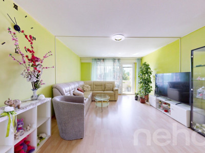 Ruhig gelegene 5-Zimmer-Wohnung mit Balkon und Tiefgaragenplatz image 3