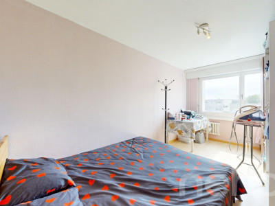Ruhig gelegene 5-Zimmer-Wohnung mit Balkon und Tiefgaragenplatz image 8