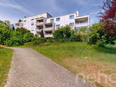 Ruhig gelegene 5-Zimmer-Wohnung mit Balkon und Tiefgaragenplatz image 12