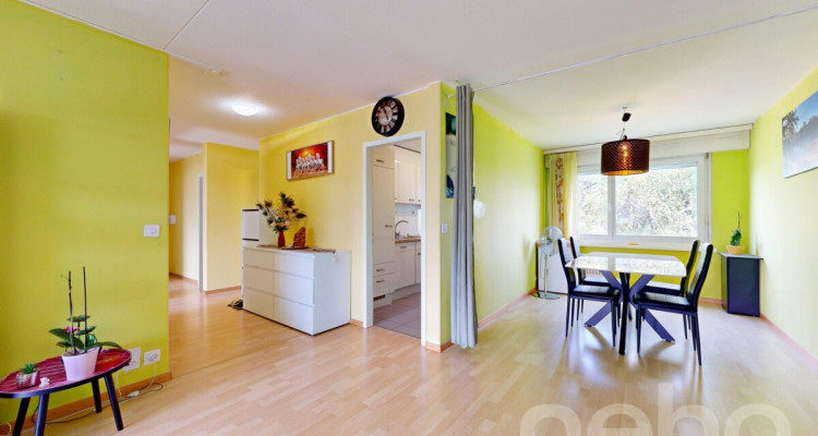 Ruhig gelegene 5-Zimmer-Wohnung mit Balkon und Tiefgaragenplatz image 2