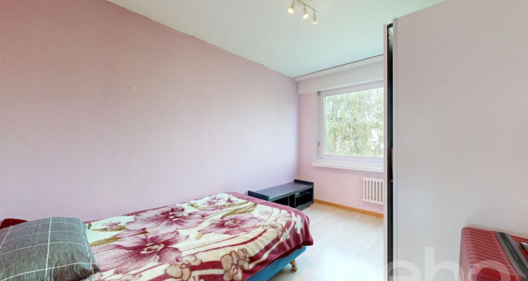 Ruhig gelegene 5-Zimmer-Wohnung mit Balkon und Tiefgaragenplatz image 7