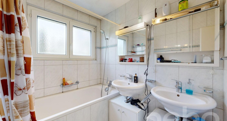 Ruhig gelegene 5-Zimmer-Wohnung mit Balkon und Tiefgaragenplatz image 9