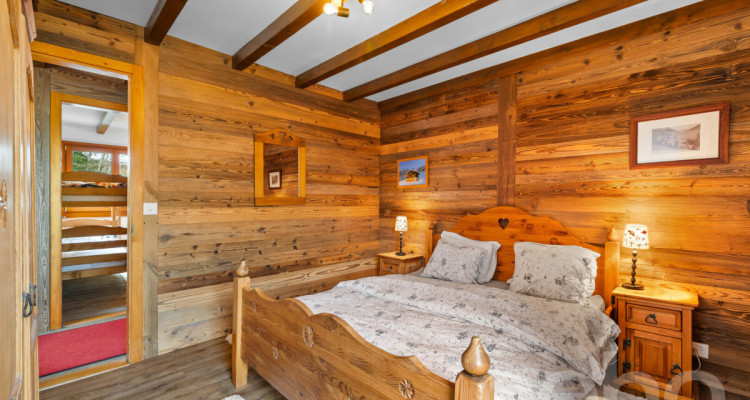 Exclusif : Superbe chalet de 5 chambres rénové récemment image 4