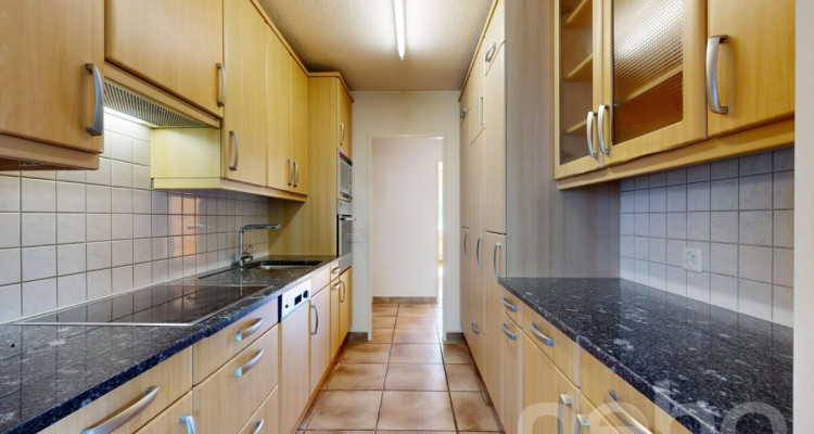Ruhig gelegene 3.5-Zimmer-Wohnung mit Balkon und Potenzial in Höngg image 5