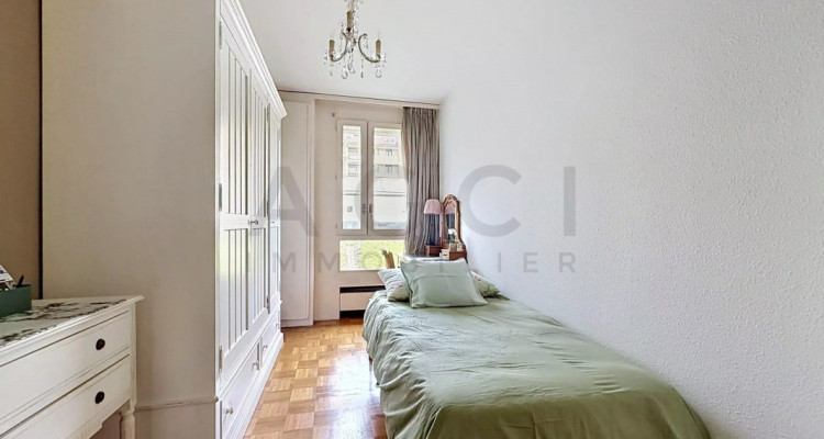 Magnifique appartement traversant à Confignon image 10