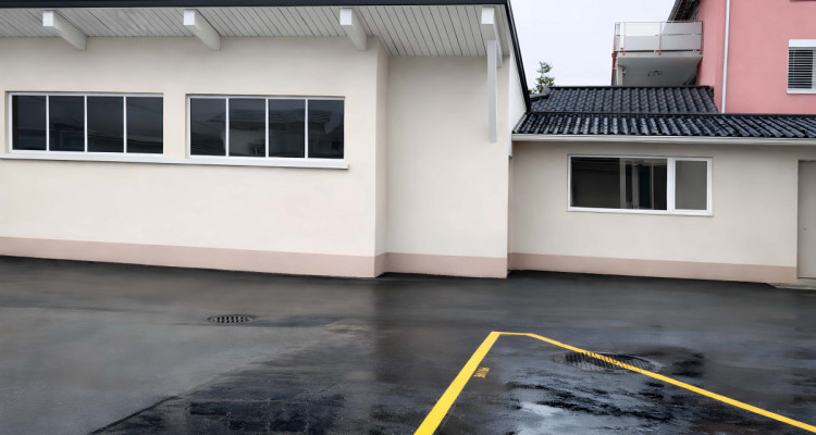 Local professionnel 120 m² – idéal pour atelier automobile ou pneus image 3