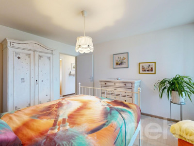 Lichtdurchflutete 5.5-Zimmer-Wohnung mit sonnigem Balkon image 7