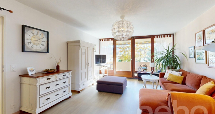 Lichtdurchflutete 5.5-Zimmer-Wohnung mit sonnigem Balkon image 4