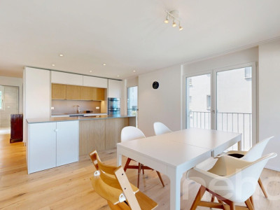 Neuwertige 5.5-Zimmer-Maisonettewohnung in Spreitenbach image 2