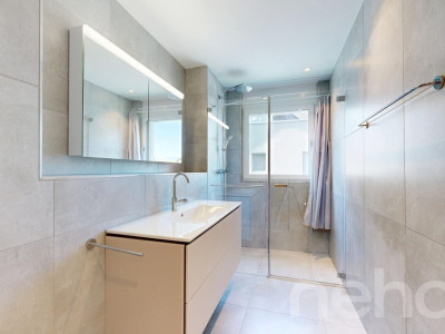 Neuwertige 5.5-Zimmer-Maisonettewohnung in Spreitenbach image 8
