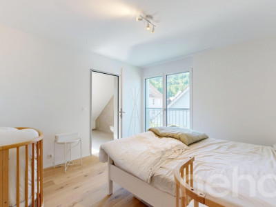 Neuwertige 5.5-Zimmer-Maisonettewohnung in Spreitenbach image 12