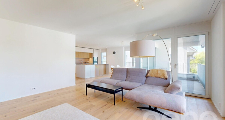 Neuwertige 5.5-Zimmer-Maisonettewohnung in Spreitenbach image 1