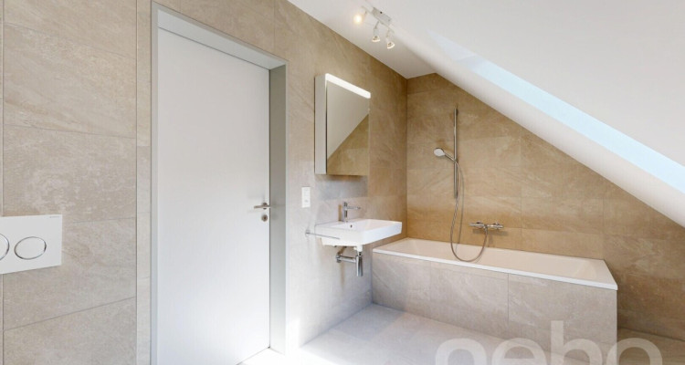 Neuwertige 5.5-Zimmer-Maisonettewohnung in Spreitenbach image 9