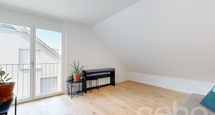 Neuwertige 5.5-Zimmer-Maisonettewohnung in Spreitenbach image 10
