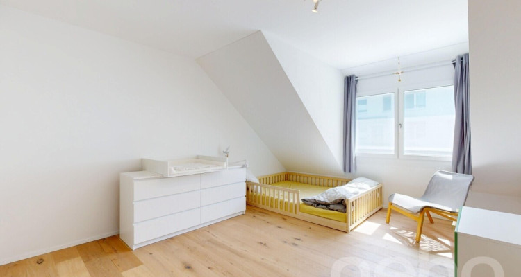 Neuwertige 5.5-Zimmer-Maisonettewohnung in Spreitenbach image 11