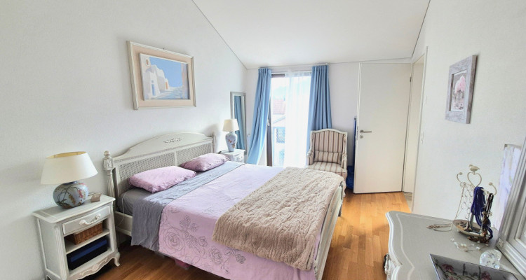Coup de cœur assuré ! Superbe attique duplex 4,5 pièces à deux pas du lac image 6