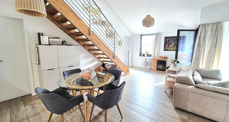 Coup de cœur assuré ! Superbe attique duplex 4,5 pièces à deux pas du lac image 3