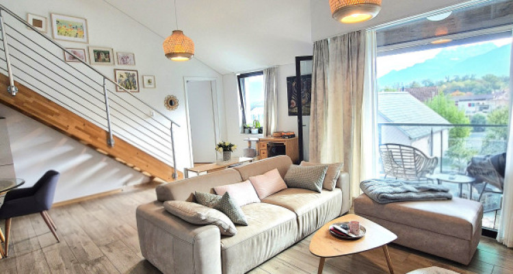 Coup de cœur assuré ! Superbe attique duplex 4,5 pièces à deux pas du lac image 5