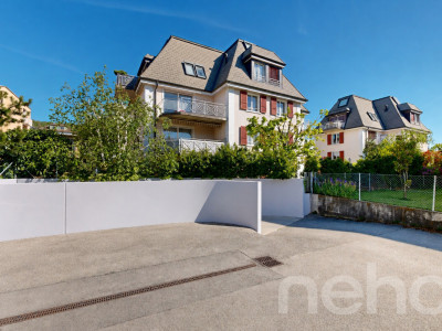 Corcelles: Grand 4.5 pièces lumineux avec 2 balcons, proche commodités image 1