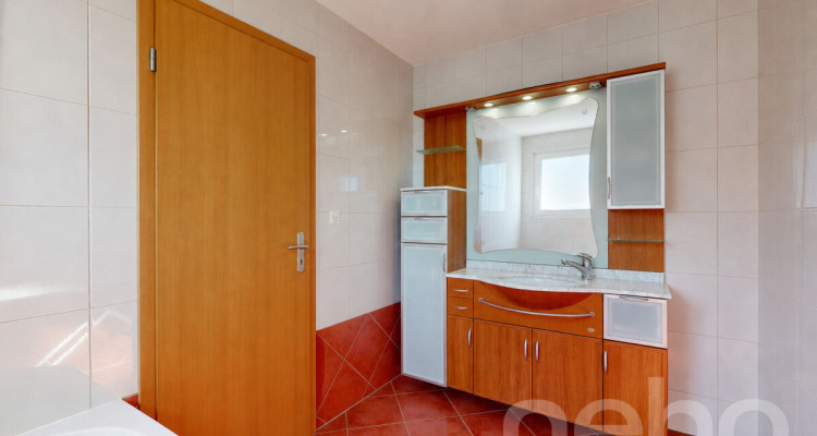 Corcelles: Grand 4.5 pièces lumineux avec 2 balcons, proche commodités image 9