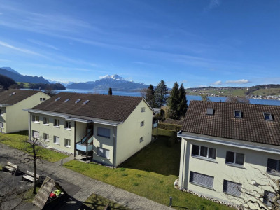 Wohnen auf zwei Ebenen – mit Abendsonne und viel Raum image 1