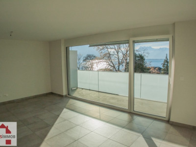 AU CENTRE AVEC TERRASSE ET VUE ! image 2