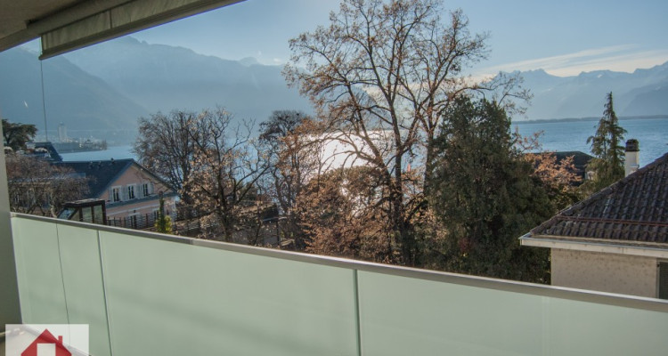 AU CENTRE AVEC TERRASSE ET VUE ! image 5