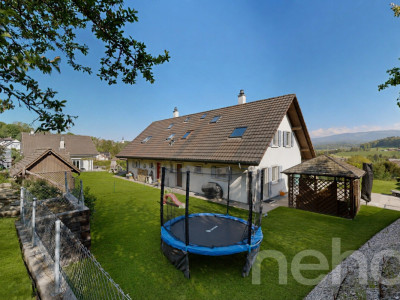 Villa jumelée pleine de charme avec vue dégagée image 2