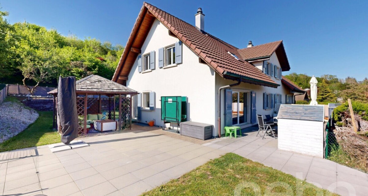 Villa jumelée pleine de charme avec vue dégagée image 3