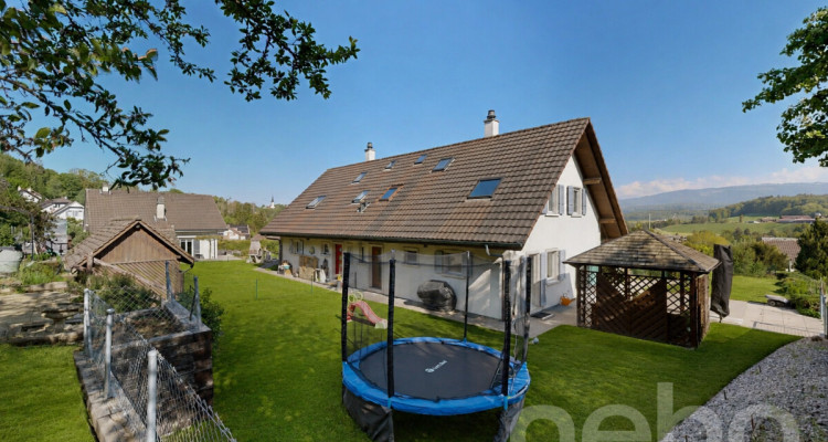 Villa jumelée pleine de charme avec vue dégagée image 2