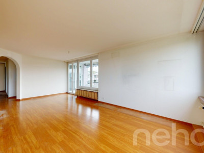 4.5 Zimmer Wohnung mit Südbalkon und viel Potenzial in Effretikon image 1