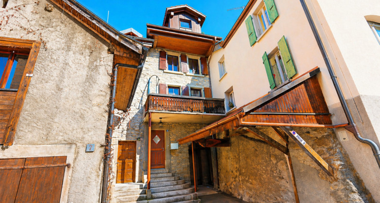 Maison villageoise contiguë de 5.5 pièces avec mezzanine image 1