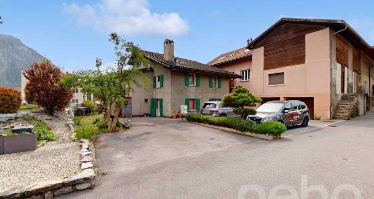 Maison villageoise de deux appartements et jardin image 2