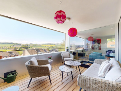 Duplex en attique lumineux avec vue dégagée à deux pas de la gare image 1
