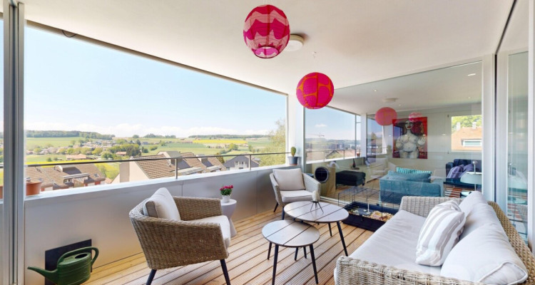 Duplex en attique lumineux avec vue dégagée à deux pas de la gare image 1