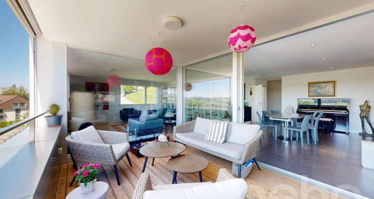 Duplex en attique lumineux avec vue dégagée à deux pas de la gare image 2