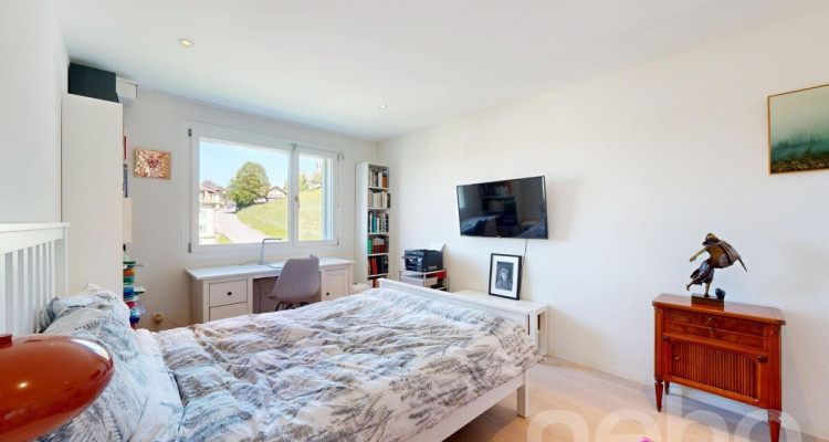 Duplex en attique lumineux avec vue dégagée à deux pas de la gare image 12