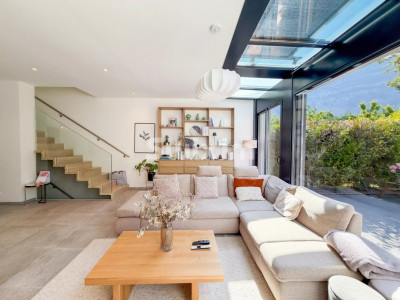 Modern THPE townhouse image 1