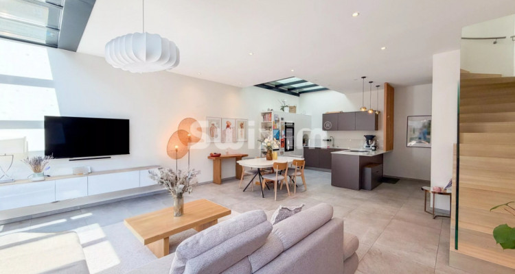 Modern THPE townhouse image 3