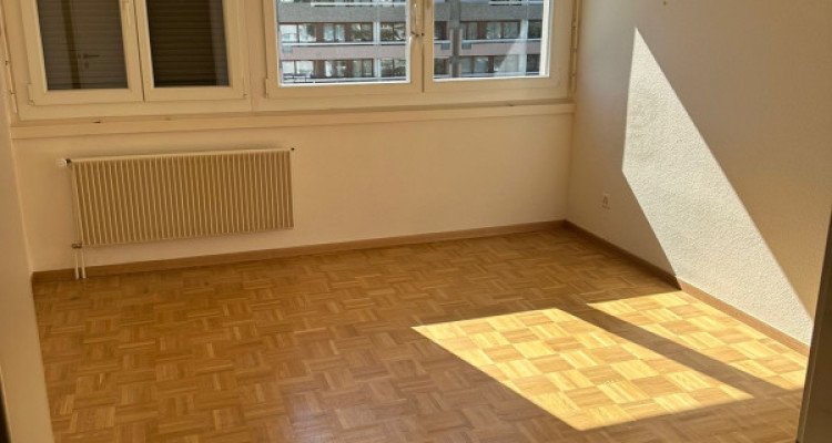Urgent! 4 pièces au Petit-Saconnex avec balcon image 3