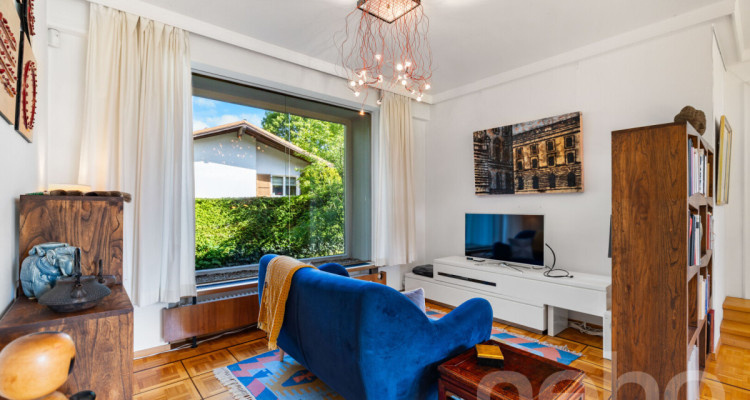 Entourée dune forêt image 10