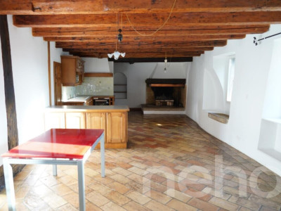 Maison villageoise avec grange et jardin à rénover image 5