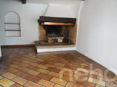 Maison villageoise avec grange et jardin à rénover image 7