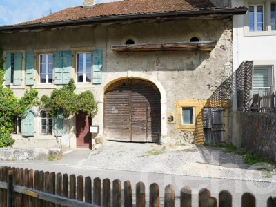 Maison villageoise avec grange et jardin à rénover image 12