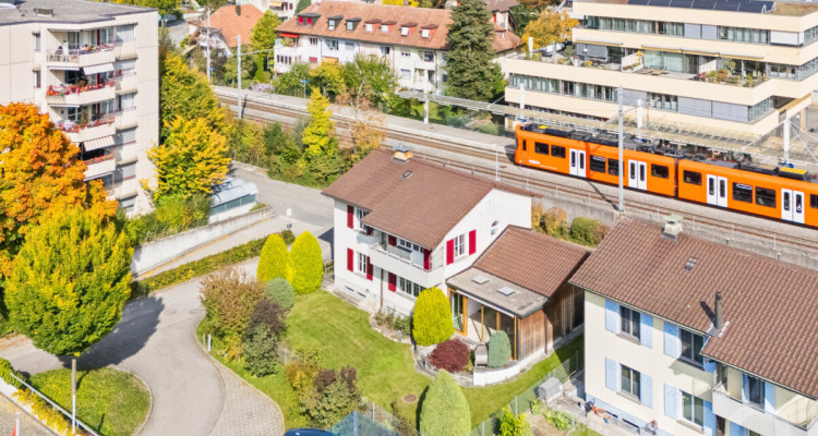 Freistehendes Familienhaus mit Potenzial an Toplage in Ittigen image 1