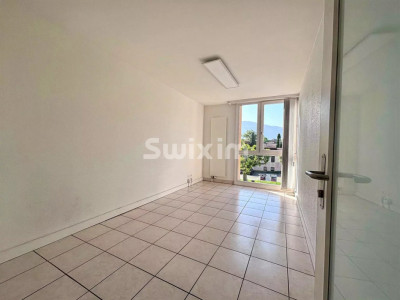 Bright 62 m² Office Space in Plan-les-Ouates image 3